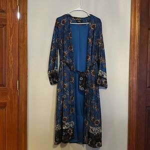 Floral long sleeve robe